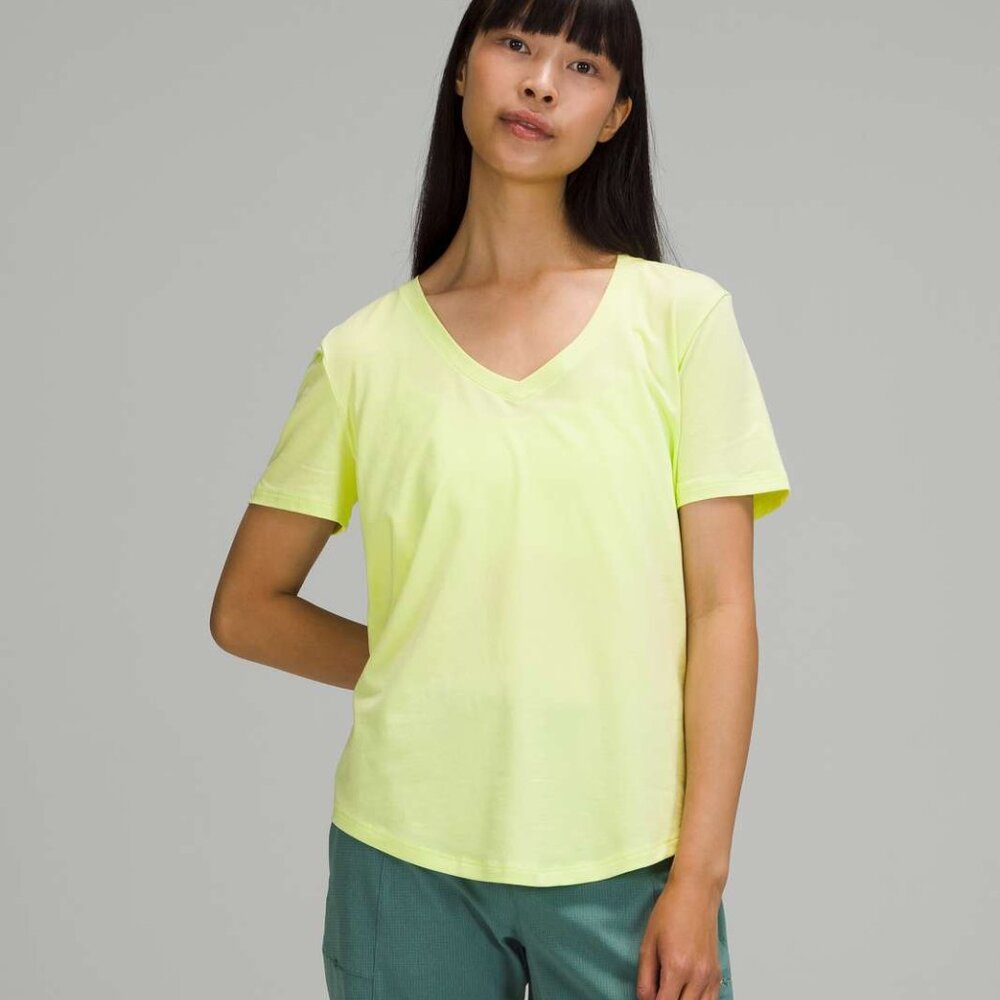 Eileen Fisher 100% Organic Cotton V-Neck Short Sleeve Top – Canary Yellow